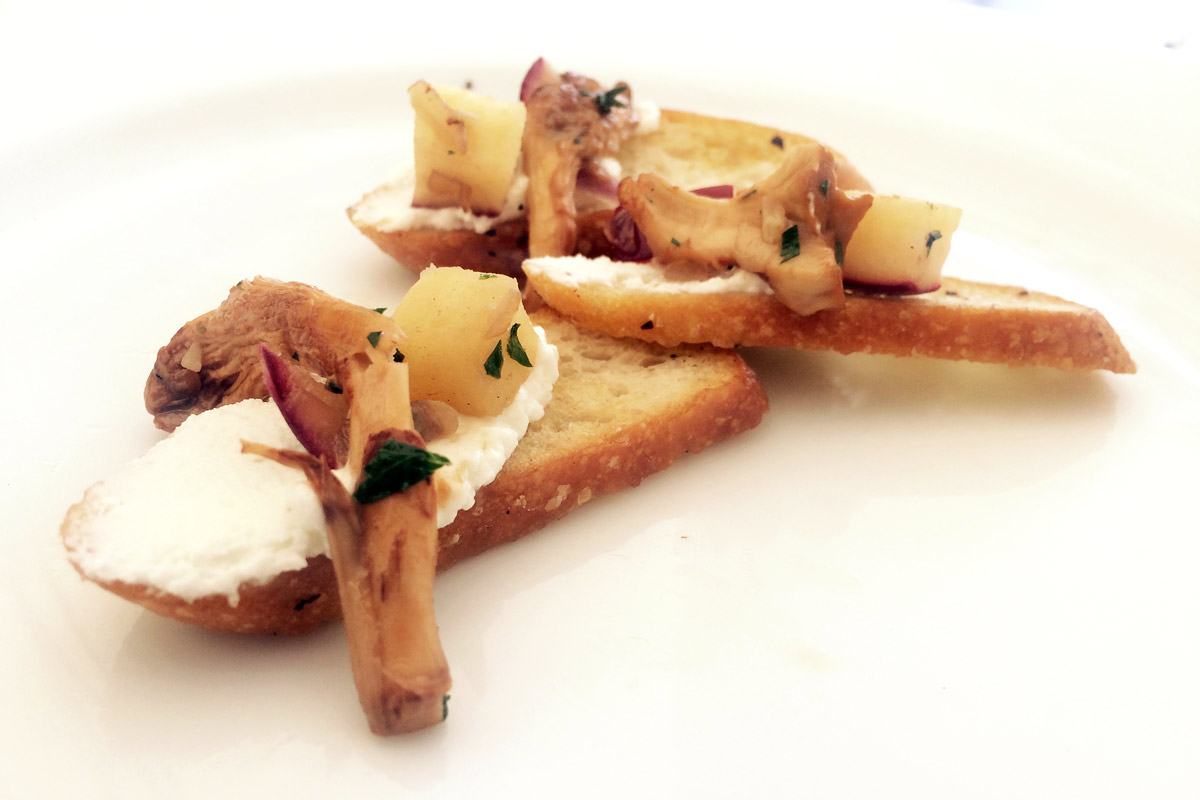 Chanterelle and Apple Crostini with Goat Cheese Mousse Foodwise