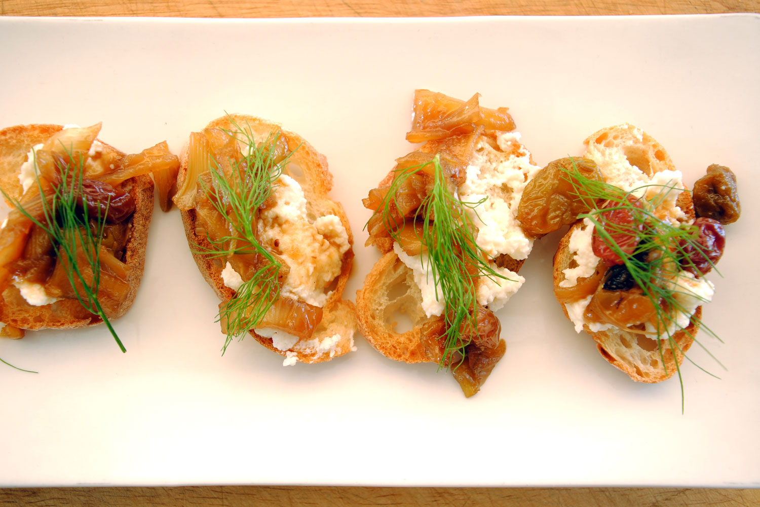 ricotta-toasts-with-fennel-jam-foodwise