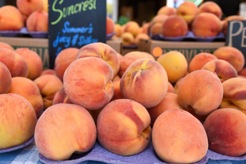 How to Store Peaches and How To Pick a Ripe Peach